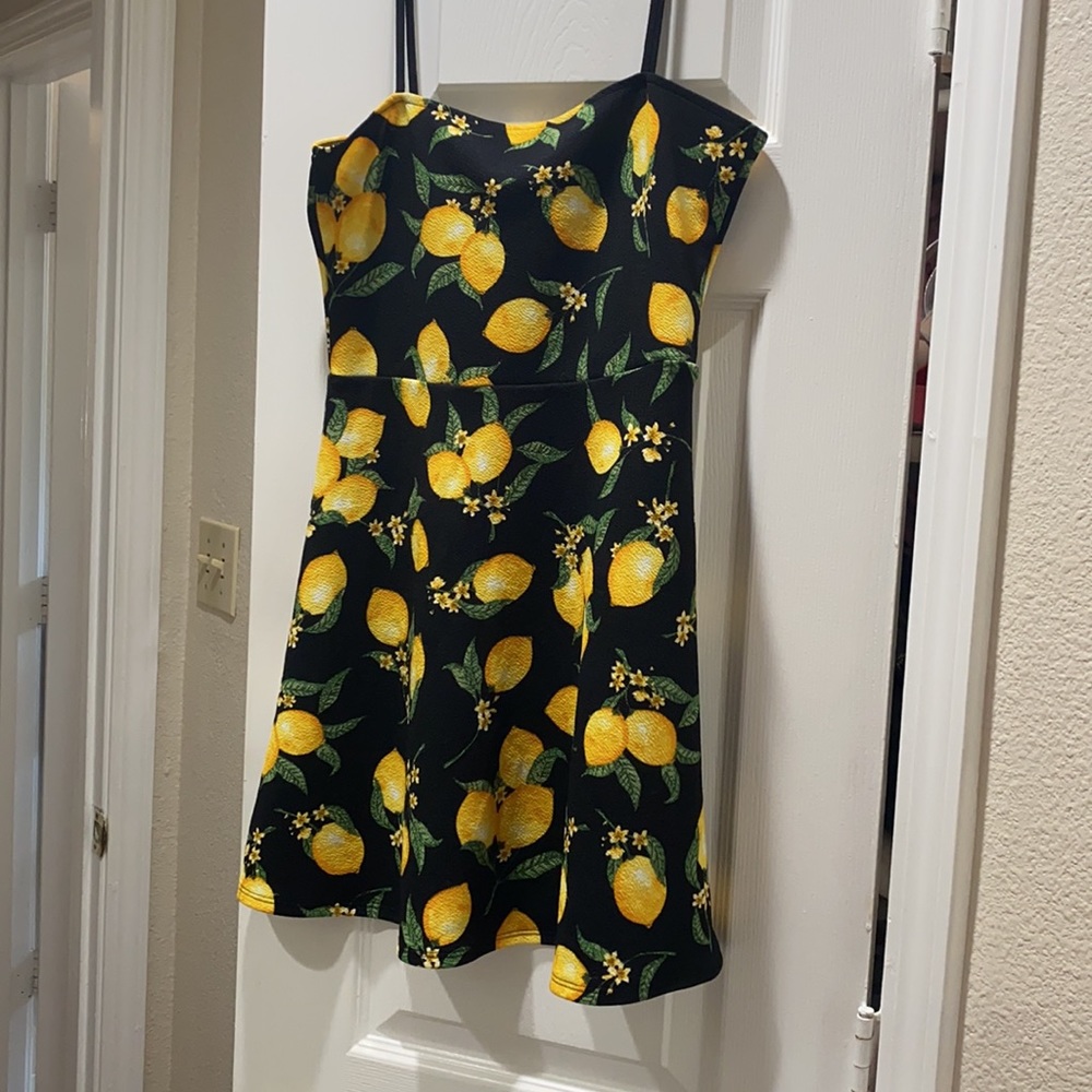 Cute Black Sun Dress w/ Lemons 🍋🖤